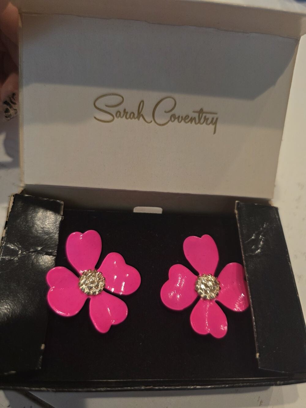 Vintage Sarah Coventry Dogwood 7221 Pink Enamel Flower Clip On Earrings w/ Box